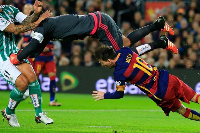 ___4513045___https:______static.pulse.com.gh___webservice___escenic___binary___4513045___2016___1___1___12___adanmessi-cropped_yytnn3xcuf4r18139xcjikqnu_2