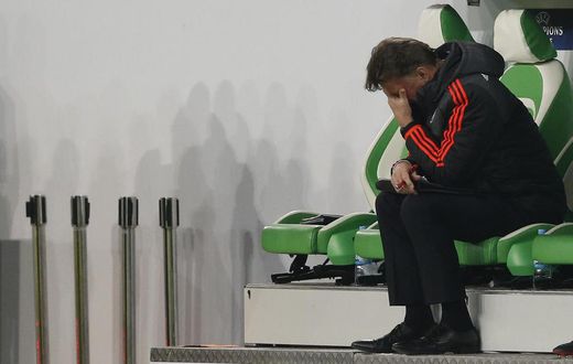 Van Gaal has no defence against critics after United flop