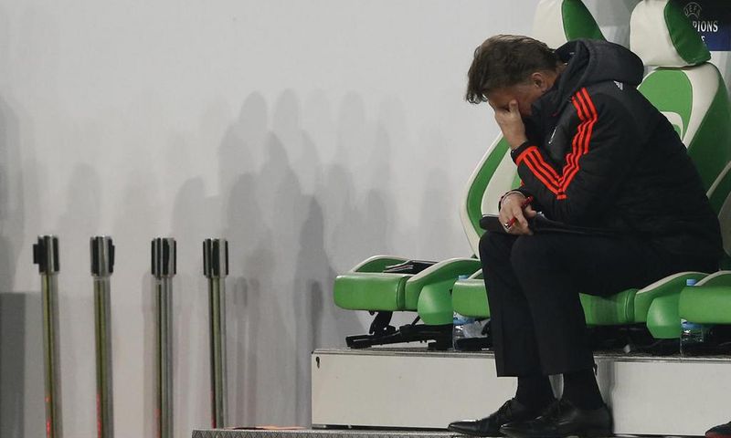 Van Gaal has no defence against critics after United flop