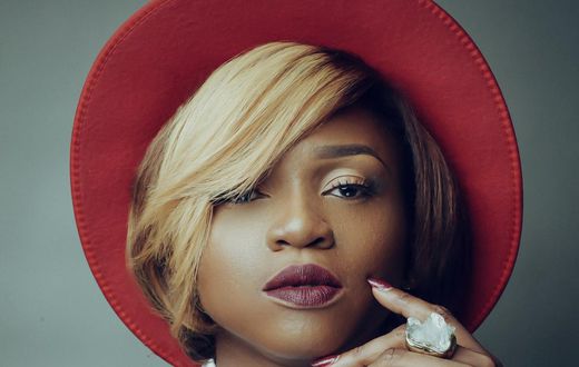 Waje looking stunning
