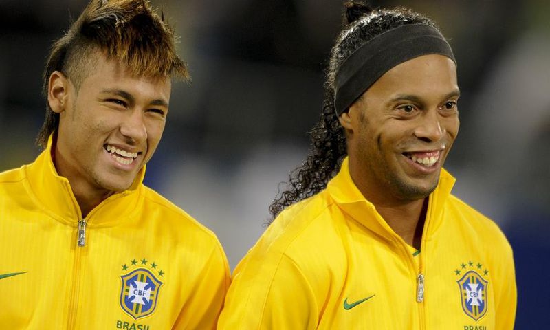 ___4497175___https:______static.pulse.com.gh___webservice___escenic___binary___4497175___2015___12___26___8___neymarronaldinho-cropped_e0b1an4sxv41xx037452u33r_2