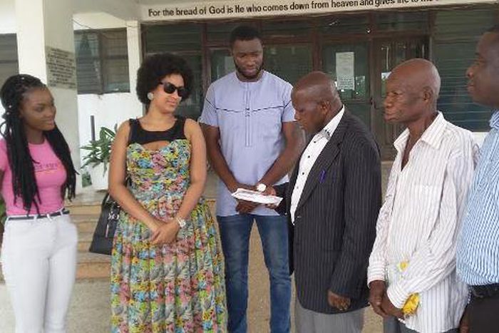 Actress Juliet Ibrahim and hospital officials