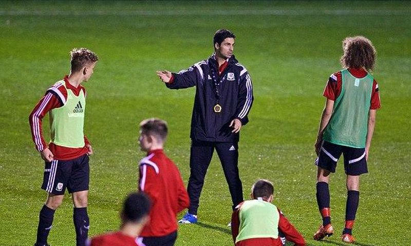 Mikel Arteta leads Wales Under-16 team