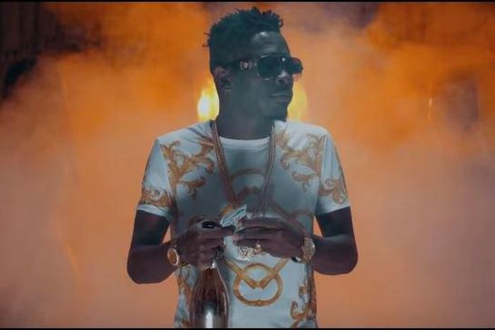 Shatta Wale - Krom Aye Shi (Town Make Hot)