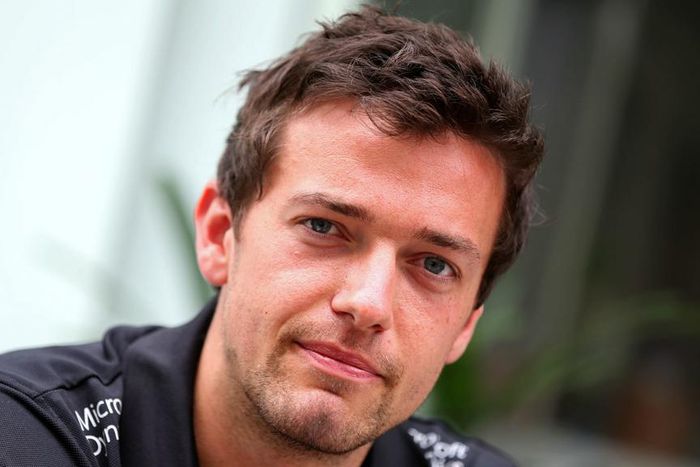 ___4506340___https:______static.pulse.com.gh___webservice___escenic___binary___4506340___2015___12___30___2___jolyon-palmer-cropped_10afj39fbu51517dhssmon0wc7