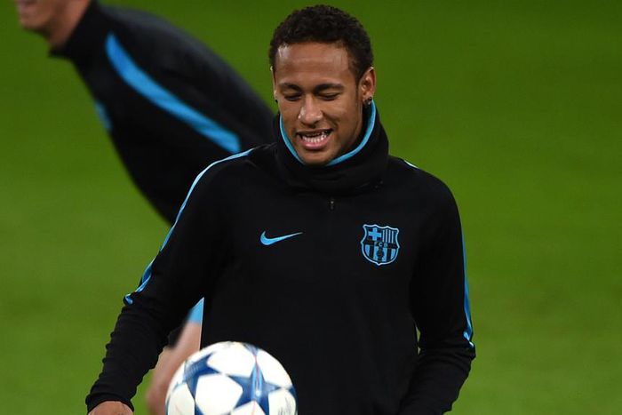 ___4446497___https:______static.pulse.com.gh___webservice___escenic___binary___4446497___2015___12___10___12___neymar-cropped_hgwmop6lbeyh15ryqywg4zlvs