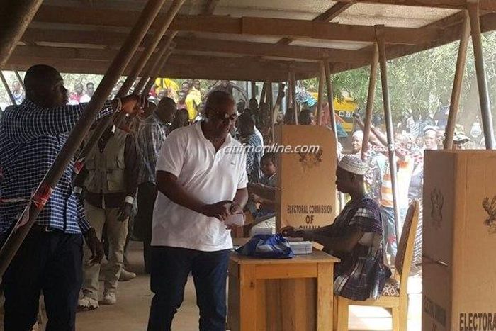 ___4382372___https:______static.pulse.com.gh___webservice___escenic___binary___4382372___2015___11___22___10___mahama-voting2