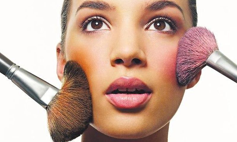 It's best to apply blush according to one's face shape
