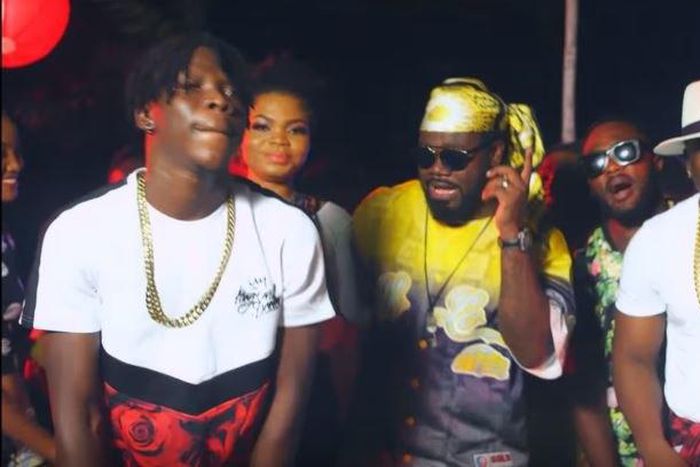 4x4 - Auntie Dede feat. Stonebwoy