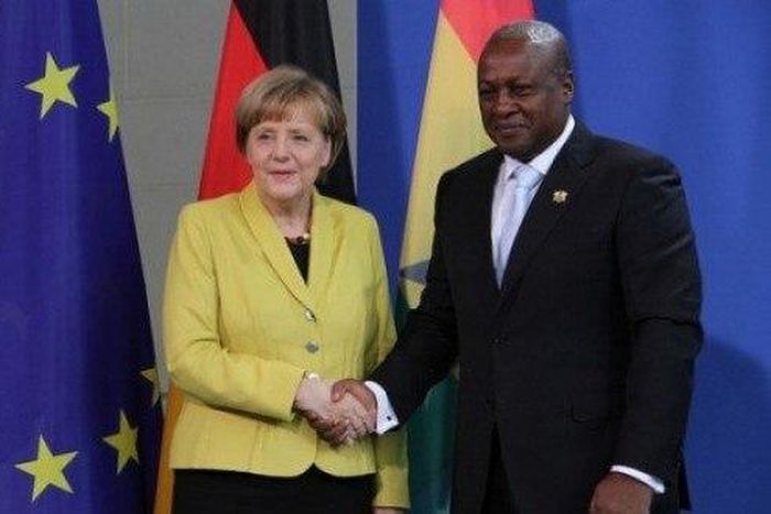 ___4377840___https:______static.pulse.com.gh___webservice___escenic___binary___4377840___2015___11___20___10___MahamaMerkel-620x330