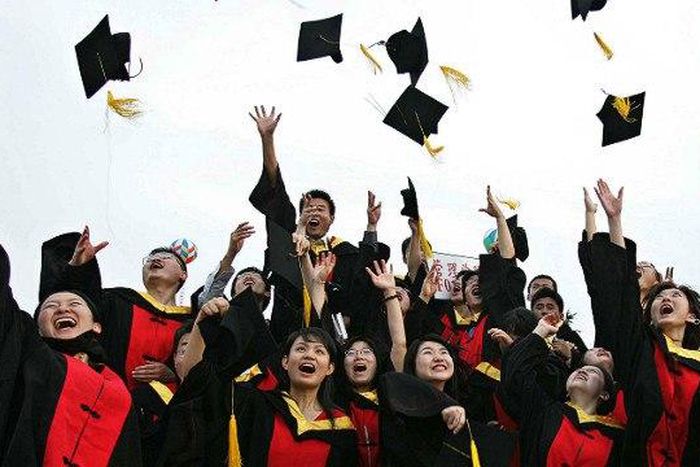 ___4413541___https:______static.pulse.com.gh___webservice___escenic___binary___4413541___2015___12___1___14___121123055405-china-university-graduates-story-top