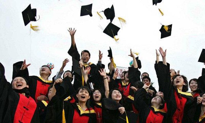 ___4413541___https:______static.pulse.com.gh___webservice___escenic___binary___4413541___2015___12___1___14___121123055405-china-university-graduates-story-top
