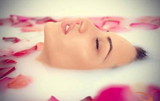 ___4379078___https:______static.pulse.com.gh___webservice___escenic___binary___4379078___2015___11___20___14___rosewater-and-cucumbers-to-treat-acne