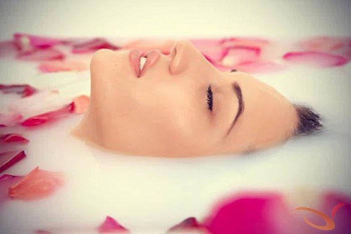 ___4379078___https:______static.pulse.com.gh___webservice___escenic___binary___4379078___2015___11___20___14___rosewater-and-cucumbers-to-treat-acne