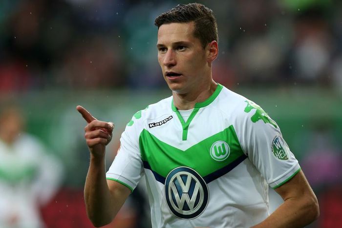 ___4423574___https:______static.pulse.com.gh___webservice___escenic___binary___4423574___2015___12___3___23___julian-draxler-cropped_ggrin2odehm41jo3s12utbfvz_3