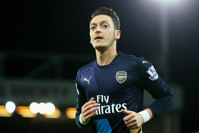 ___4489220___https:______static.pulse.com.gh___webservice___escenic___binary___4489220___2015___12___23___2___mesut-ozil-cropped_1wl2p488o2s3nzms3e5pcwtrm