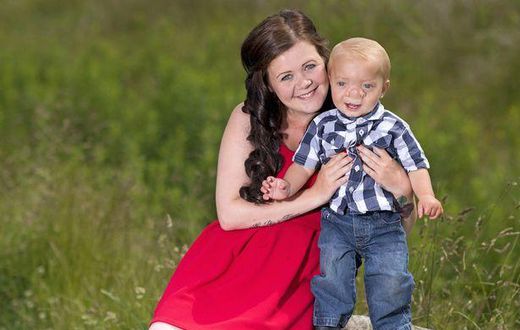 Amy Poole and 21 months old son, Ollie Trezise