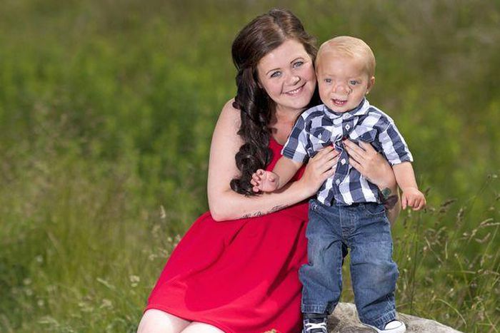 Amy Poole and 21 months old son, Ollie Trezise