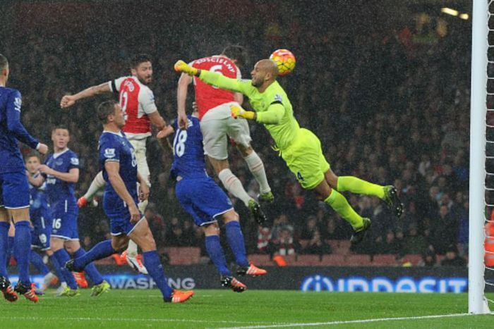 ___4459286___https:______static.pulse.com.gh___webservice___escenic___binary___4459286___2015___12___14___12___timhoward-cropped_d35yjw0ejuow1u41j3ijp2057