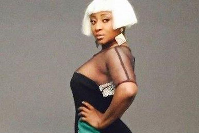 Ini Edo shows off platinum blonde haircut
