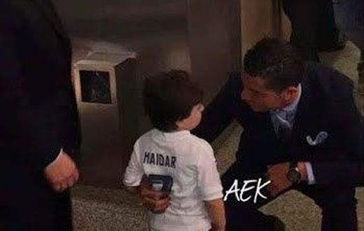 Cristiano Ronaldo star meets Lebanese orphaned in 2015 Beirut attack
