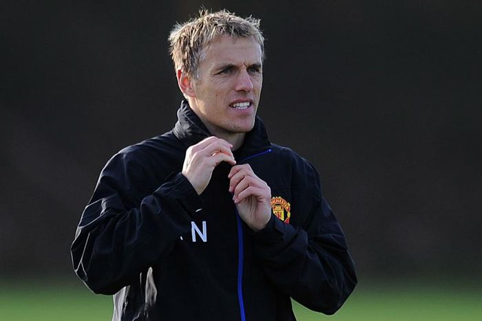 ___4489383___https:______static.pulse.com.gh___webservice___escenic___binary___4489383___2015___12___23___3___phil-neville-cropped_1617f8uml2x7m1cga3wb7j53wz_1