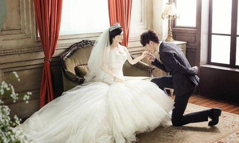 Man with terminal cancer marries doll