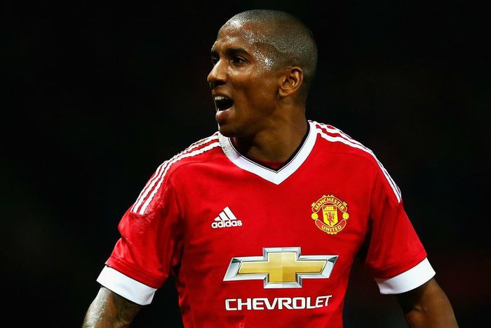 ___4492910___https:______static.pulse.com.gh___webservice___escenic___binary___4492910___2015___12___24___3___ashley-young-cropped_1pi7wklnz3rrs1a5x8qwldo7un