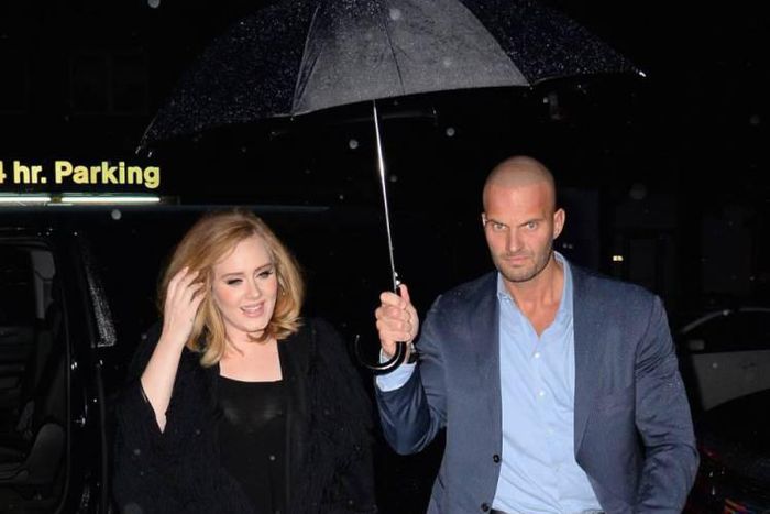 Adele’s bodyguard goes viral on Twitter