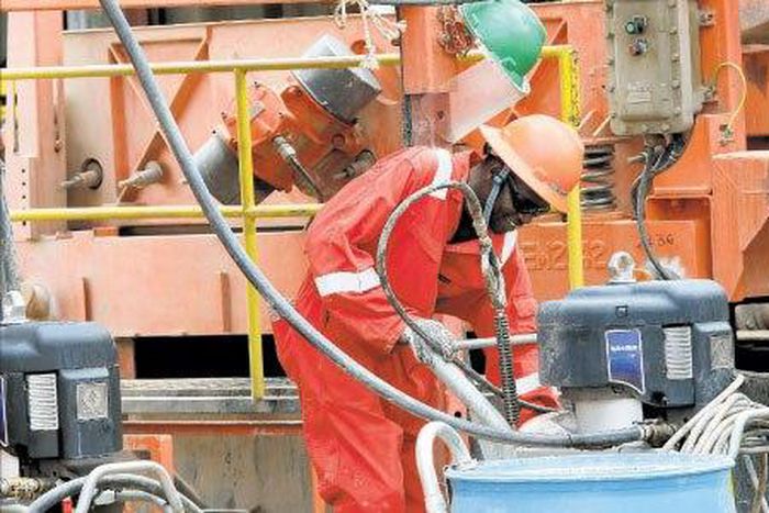 ___4299062___https:______static.pulse.com.gh___webservice___escenic___binary___4299062___2015___10___27___15___oil