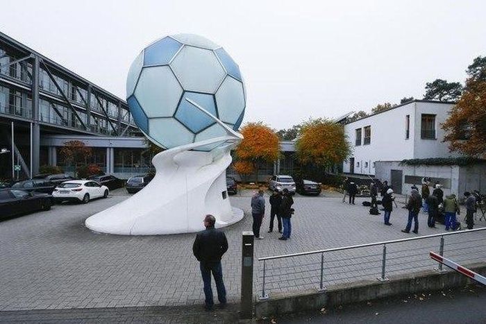 Police raid German soccer HQ over 2006 World Cup Payment