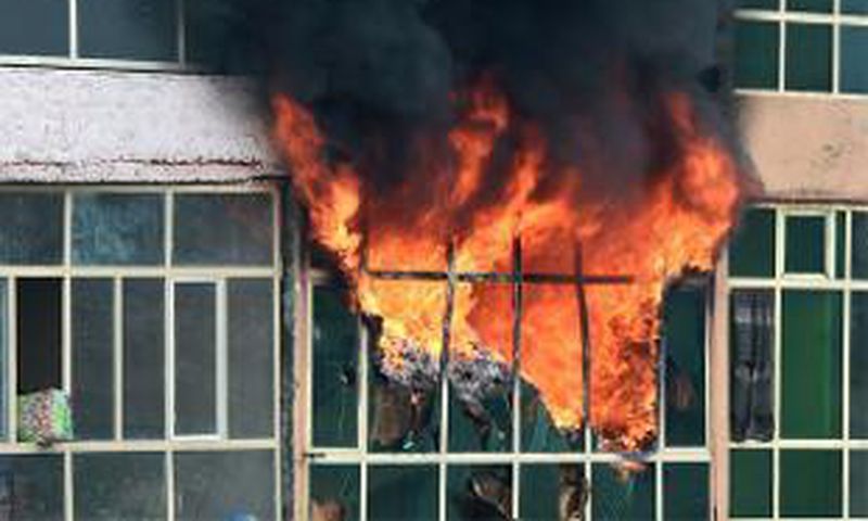 Warehouse blaze sweeps through slum in India's Mumbai