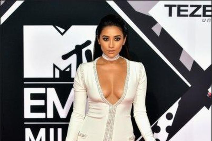 Shay Mitchell in Kayat