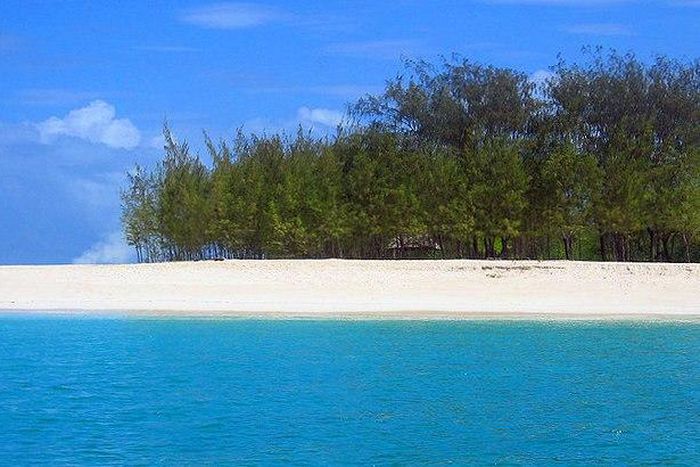 ___4482167___https:______static.pulse.com.gh___webservice___escenic___binary___4482167___2015___12___20___18___daressalaam2