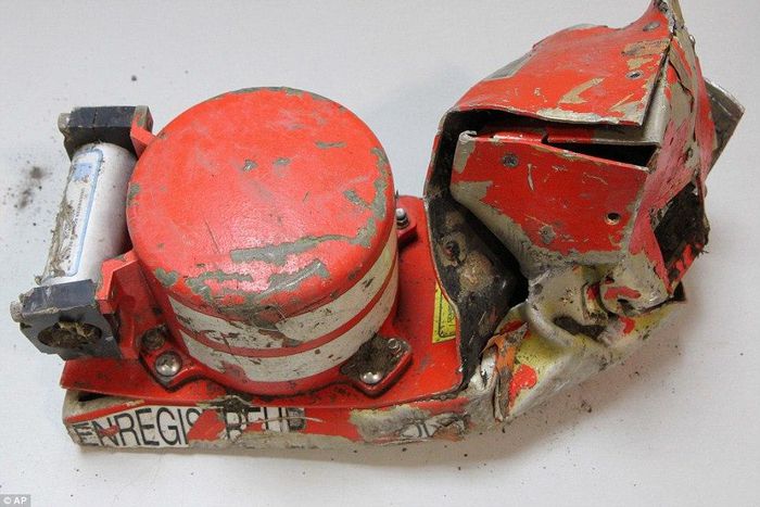 Flight recorders show crashed Russian jet not struck from outside - investigator