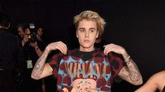 Justin Bieber arrive 2015 American Music Awards in Los Angeles