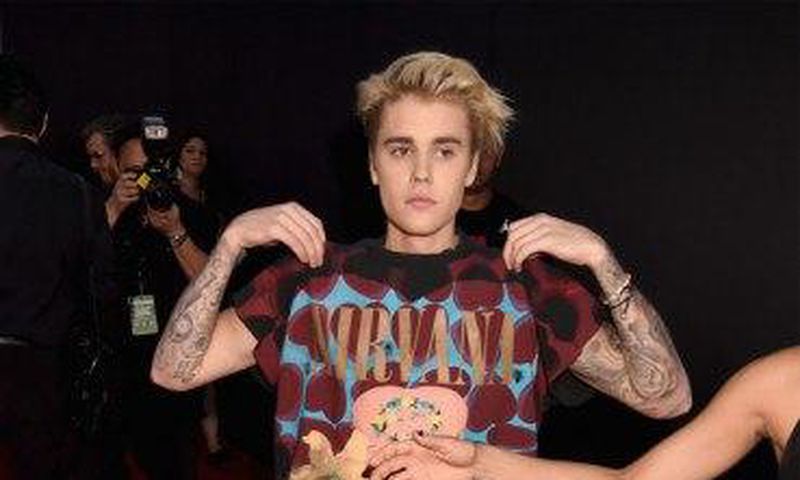 Justin Bieber arrive 2015 American Music Awards in Los Angeles