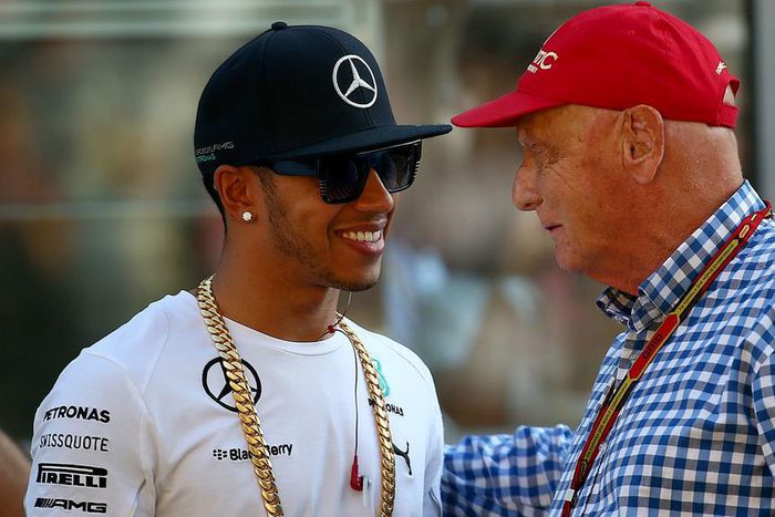 ___4502677___https:______static.pulse.com.gh___webservice___escenic___binary___4502677___2015___12___28___18___lewis-hamilton-and-niki-lauda-cropped_bvv3rjpnbmf31oa4kxlsm3ife_2