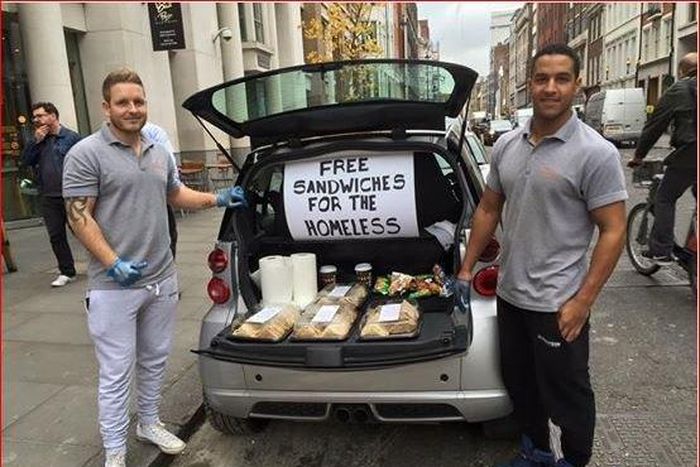 2 guys went viral after vowing to feed the homeless every week of December