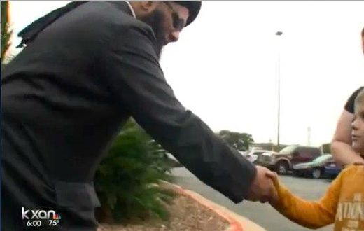 7-year-old goes viral after donating piggy bank money to mosque attacked by racists