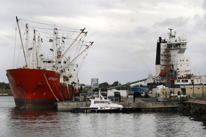 View of the harbour of Port Louis on the Indian Ocean island Mauritius, August 5, 2015. Picture taken August 5, 2015. REUTERS/Jacky Naegelen