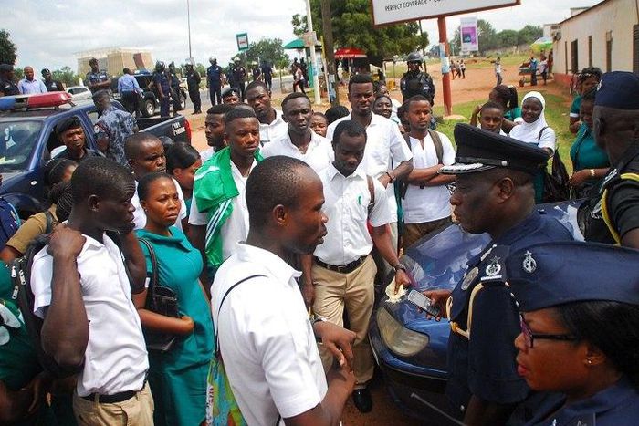 ___4487797___https:______static.pulse.com.gh___webservice___escenic___binary___4487797___2015___12___22___13___DCOP-Yohuno-Greater-Accra-Police-Commander-speaking-to-the-nurses-2_1