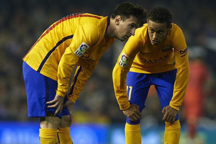 ___4493095___https:______static.pulse.com.gh___webservice___escenic___binary___4493095___2015___12___24___4___lionel-messi-neymar-cropped_1528bm1uwej9a12kwsw97t5zkt_2