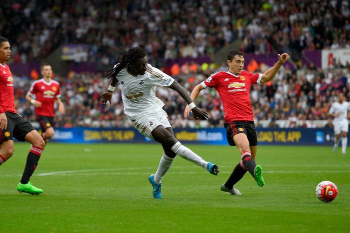 ___4512603___https:______static.pulse.com.gh___webservice___escenic___binary___4512603___2016___1___1___5___bafetimbi-gomis-cropped_1xbkx8t9os6i013quzu9n7j6j6