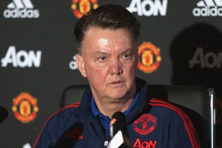 Louis van Gaal says he's angry with the media and walks out of a press conference
