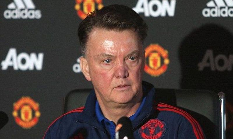 Louis van Gaal says he's angry with the media and walks out of a press conference