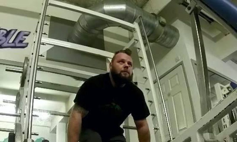 Lee was determined to train hard and become the World’s Strongest Disabled Man 