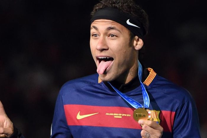 ___4500650___https:______static.pulse.com.gh___webservice___escenic___binary___4500650___2015___12___28___13___neymar-cropped_15ba6sq4o8g9d1ecu0ldpkc827_2