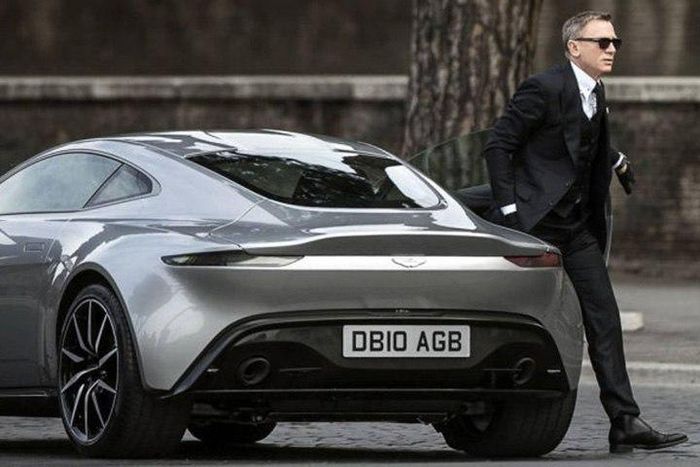 James Bond getting out of the DB10