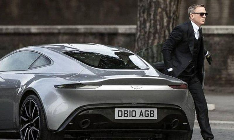 James Bond getting out of the DB10